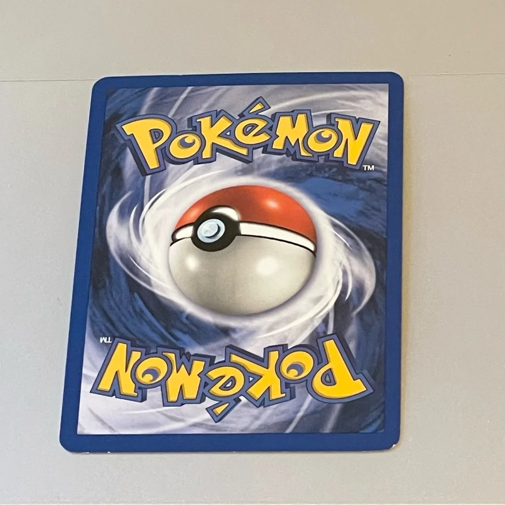 Pokémon Base Set 2: Rare Pidgeotto + purple Psychic Energy card